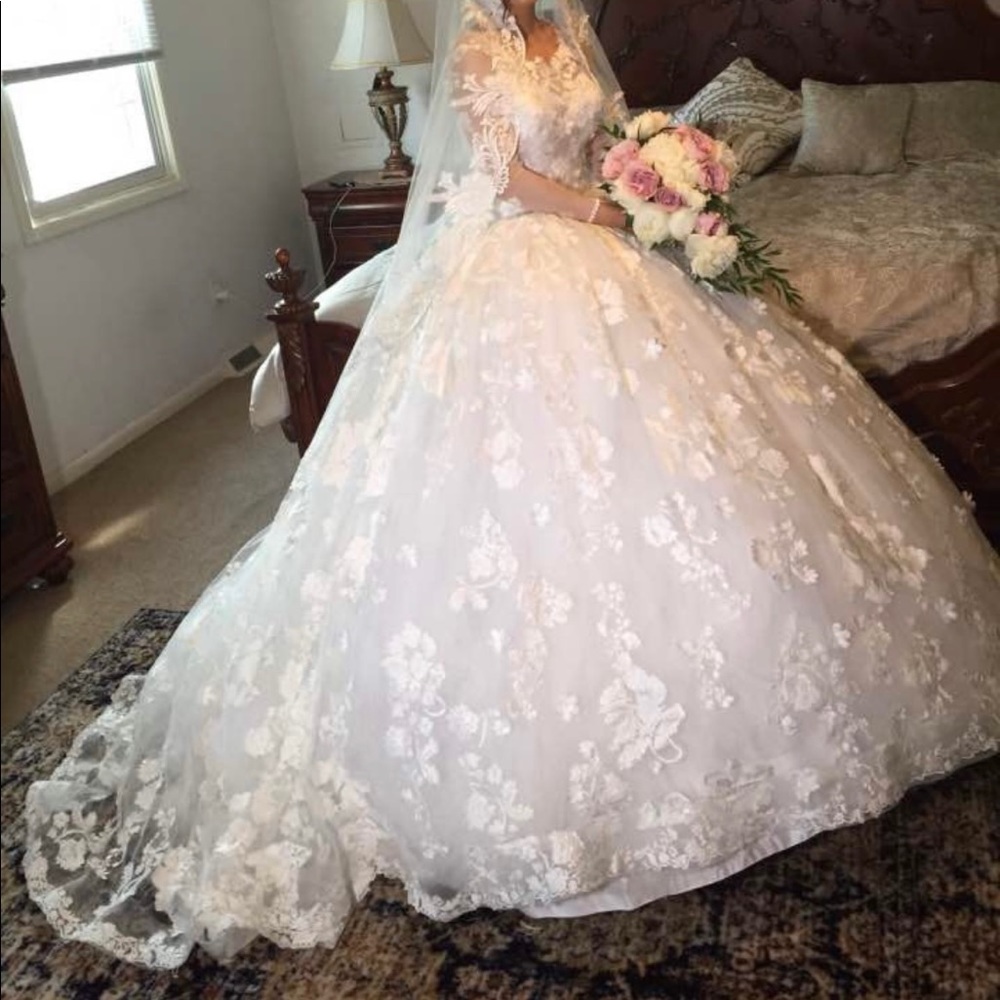 Wedding dress
